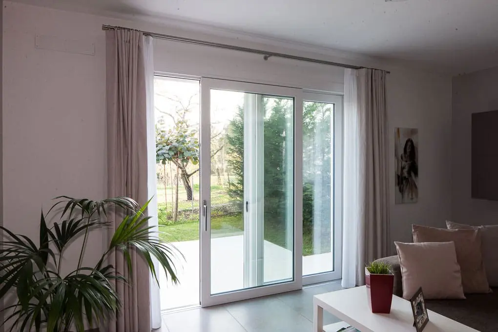 Ușă Culisantă cu ridicare din PVC Slide 7Stars Standard galerie