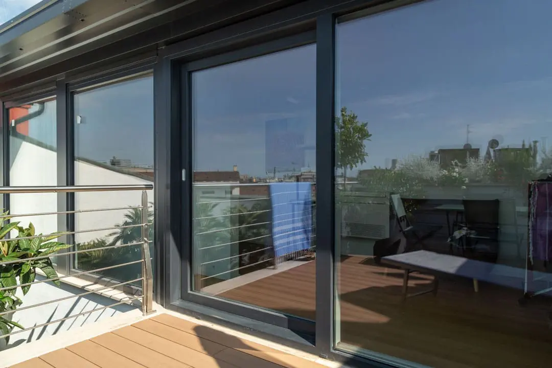 Ușă Culisantă din PVC Paysage Smart Slide 4Stars închisă