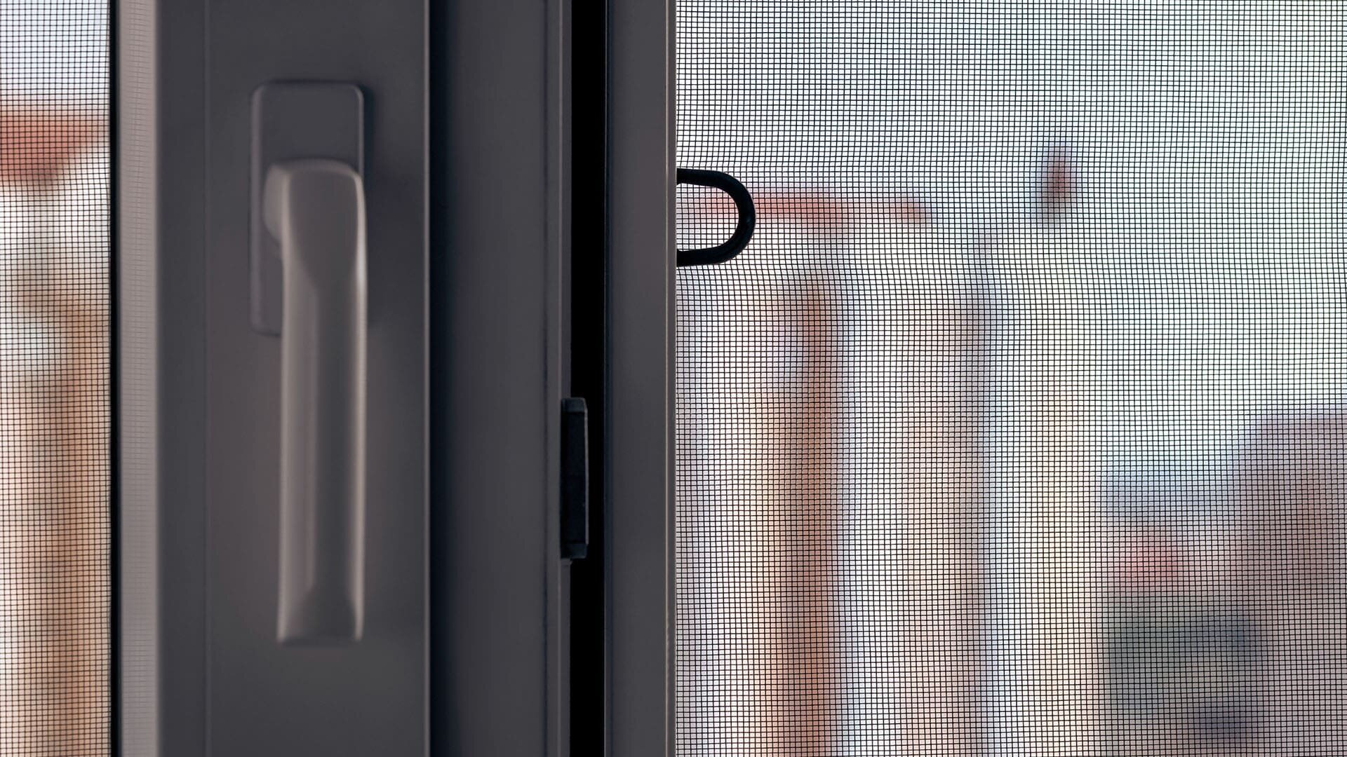 Ce sunt plasele de țânțari roll-out?